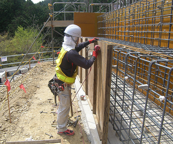 仮橋工 橋台:3.型枠組立1