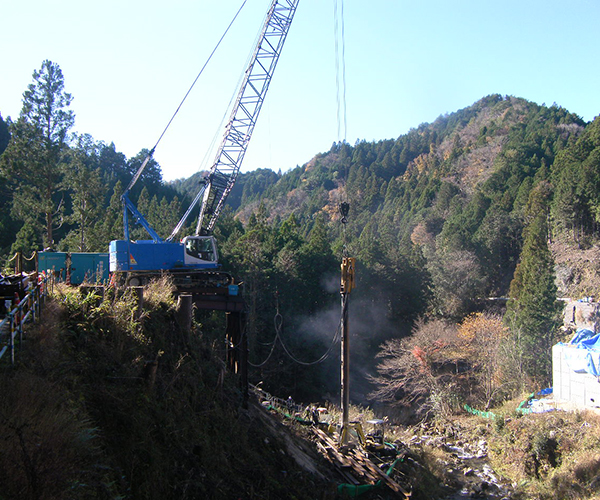 仮橋工:1.削孔(ダウンザホールハンマー)1