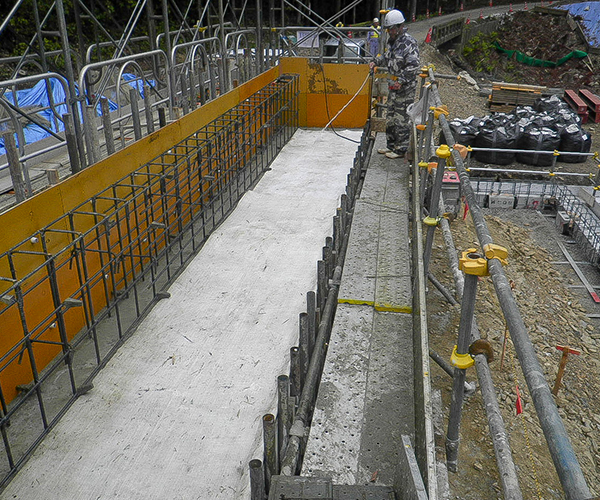 仮橋工 橋台:5.コンクリート養生1