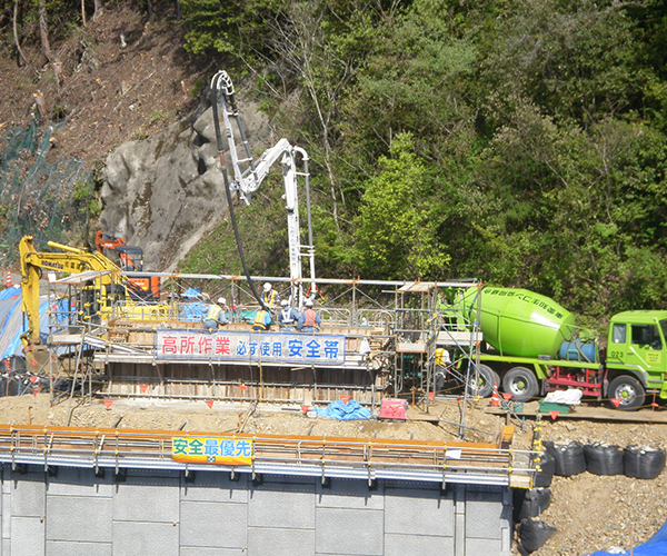 仮橋工 橋台:4.コンクリート打設1